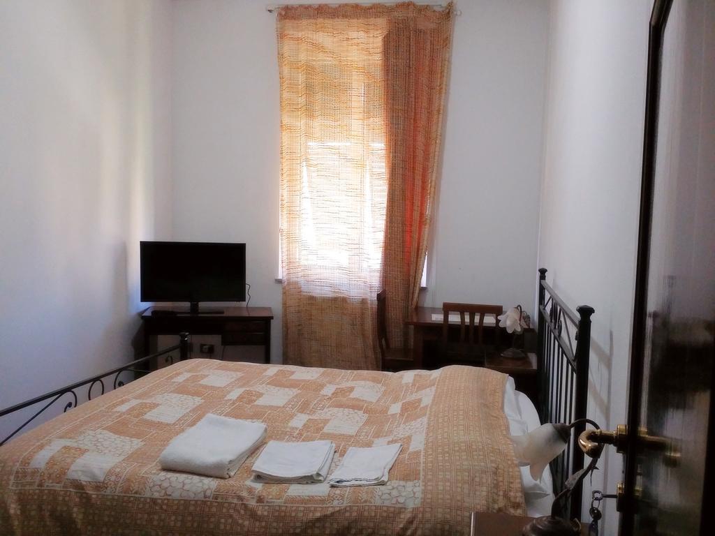 Tower'S Garden Bed & Breakfast Pisa Room photo